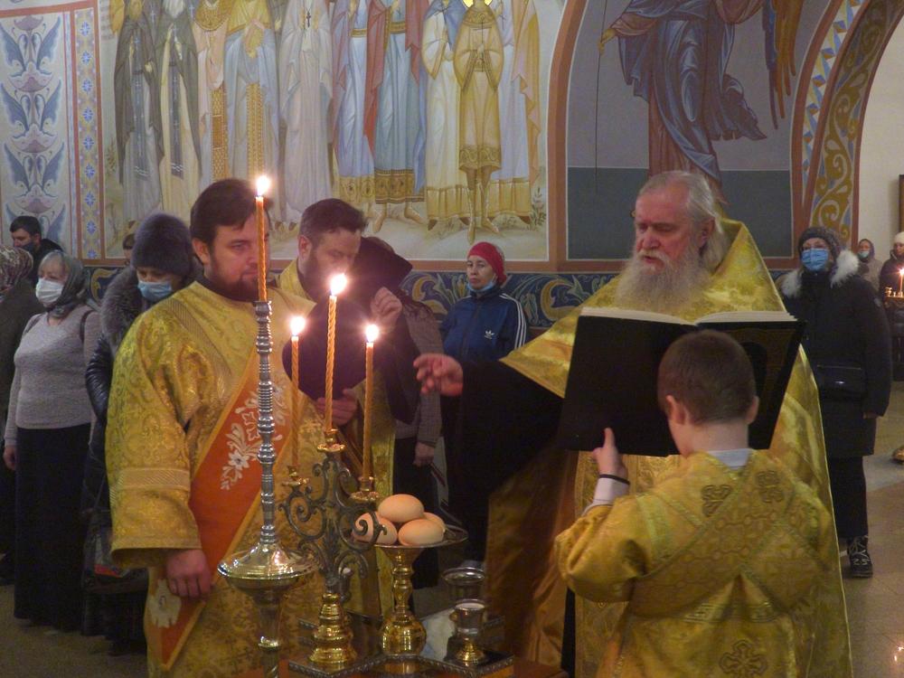 Всенощное бдение в канун праздника памяти святителя Николая, архиепископа Мир Ликийских