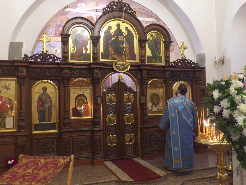 Празднование Казанской иконе Божией Матери (в память избавления Москвы и России от поляков в 1612 г )