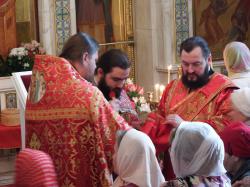 В среду Светлой седмицы божественную литургию совершили митрополит Кирилл и епископ Иннокентий