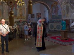 Всенощное бдение в канун дня празднования перенесения мощей святителя Николая Чудотворца
