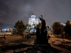 Ночная Божественная литургия у Храма-Памятника на Крови